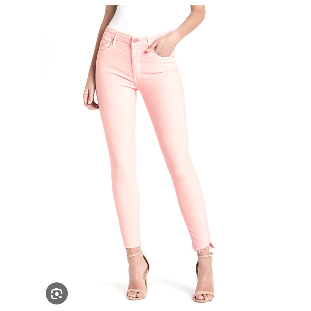 MOTHER The Looker Ankle Step Fray in Soft Pink